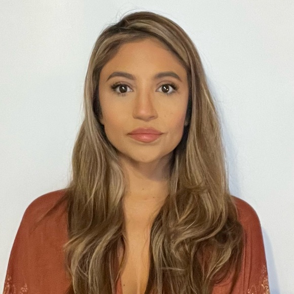 MEET YOUR POSHER - Picture 9 of 13